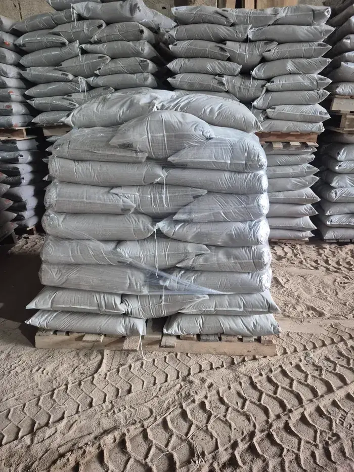 Pallet de filito ensacado, protegido com filme para transporte, no galpão do Gaúcho